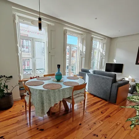 Апартаменти Elegant Duplex Lumineux Au Coeur De Lisbonne *