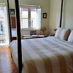 Elegant Duplex Lumineux Au Coeur De Lisbonne 아파트