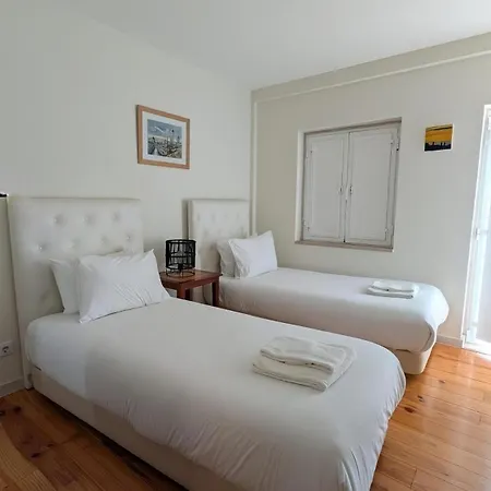 Elegant Duplex Lumineux Au Coeur De Lisbonne Apartment