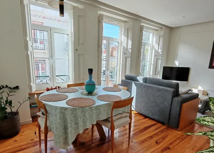 شقة Elegant Duplex Lumineux Au Coeur De Lisbonne *