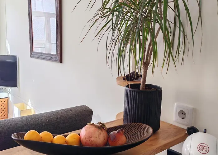 Elegant Duplex Lumineux Au Coeur De Lisbonne Apartamento *