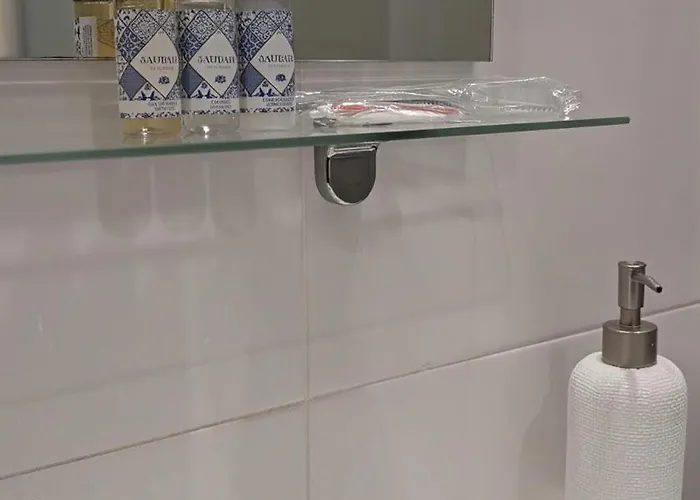 Elegant Duplex Lumineux Au Coeur De Lisbonne شقة Lisboa