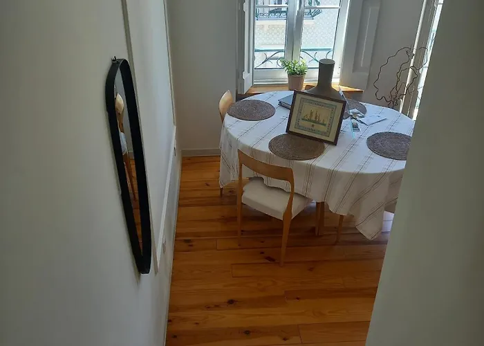 Appartement Elegant Duplex Lumineux Au Coeur De Lisbonne