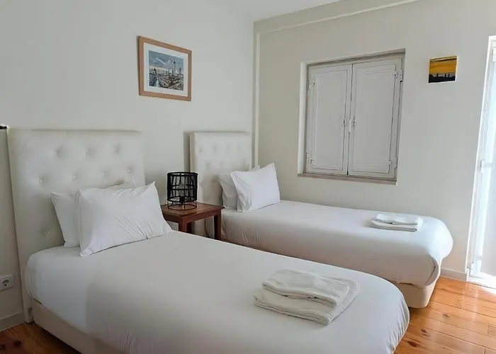 Elegant Duplex Lumineux Au Coeur De Lisbonne Apartment